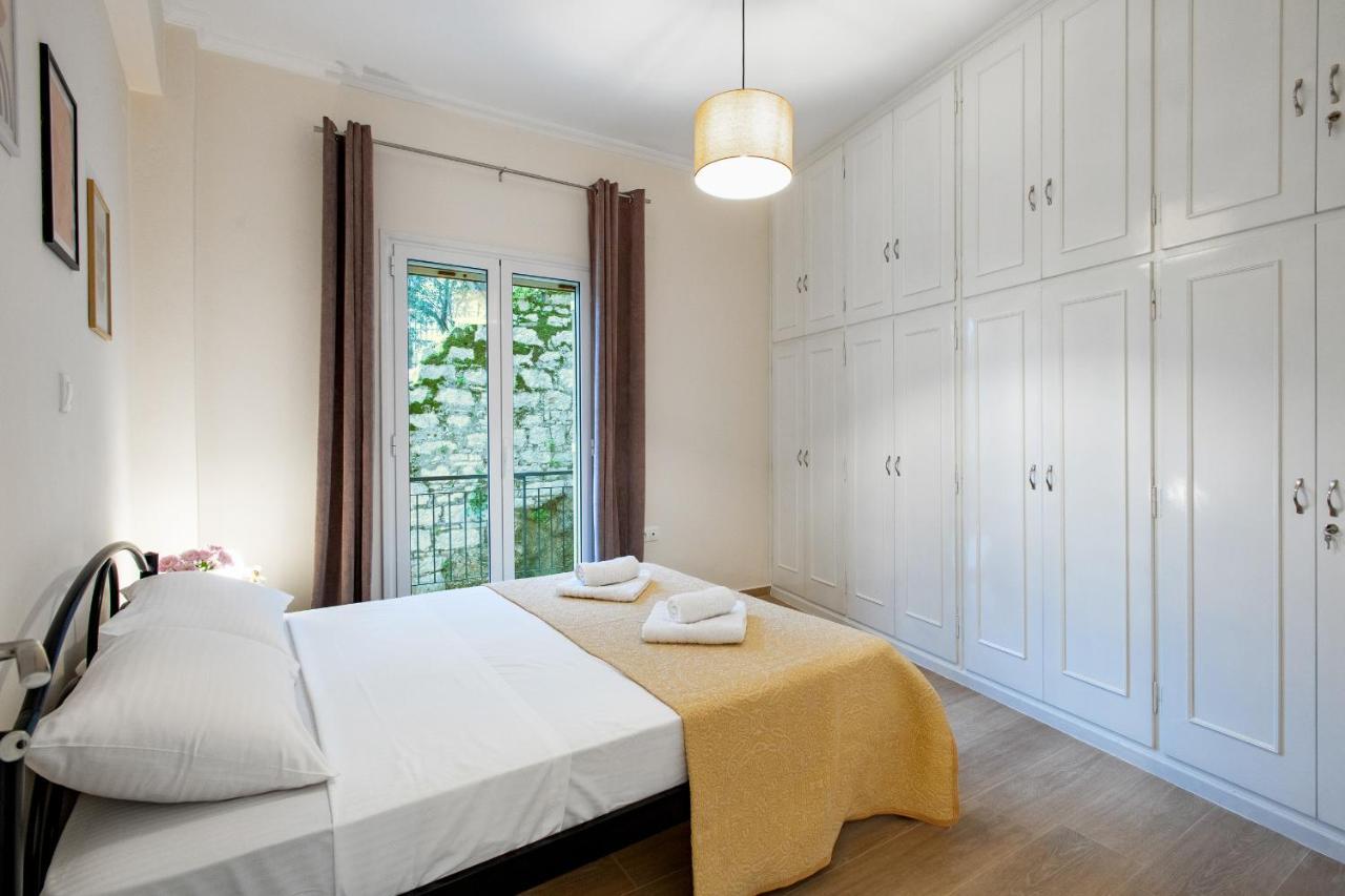 Helena'S Apartment In Corfu Town Екстер'єр фото